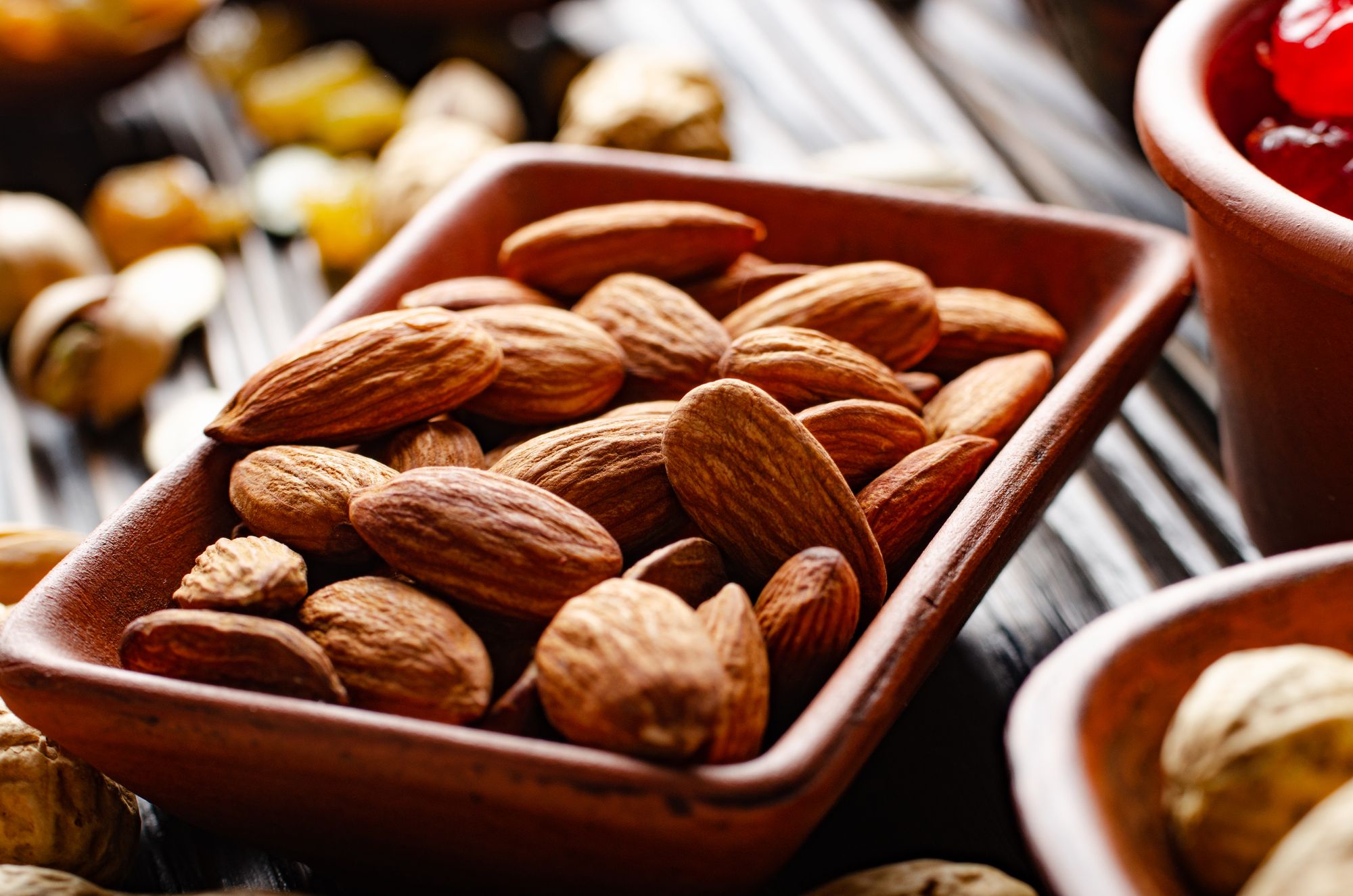 4 Health Benefits of Almonds You’ll Go Nuts Over