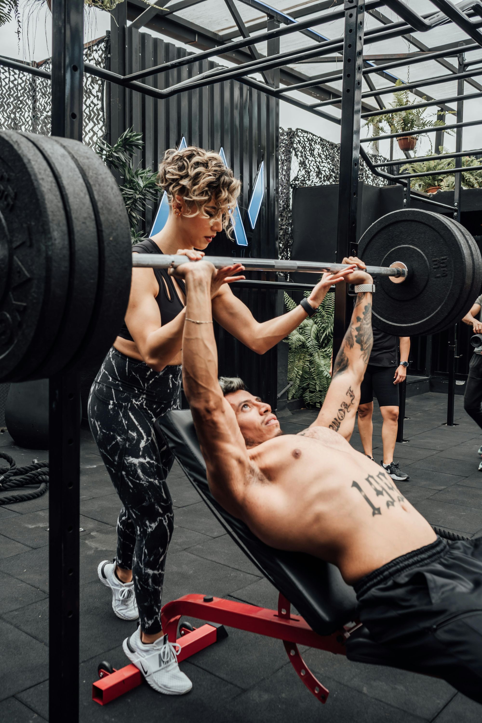 How to Perform the Barbell Bench Press for Out-Of-The-World Chest Gains